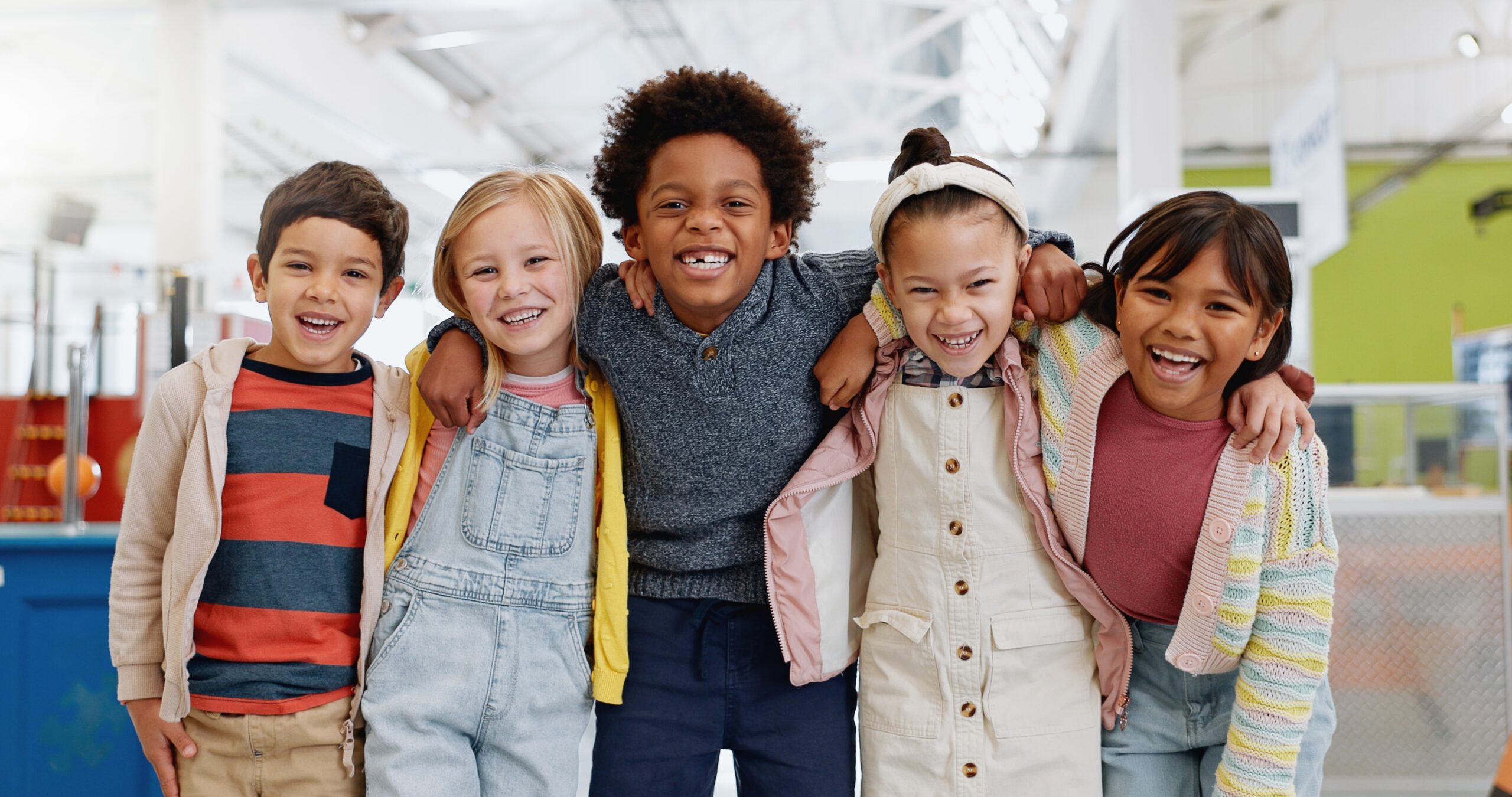 Journée internationale des droits de l’enfant 2025 : cinq moyens de construire un monde meilleur pour les enfants