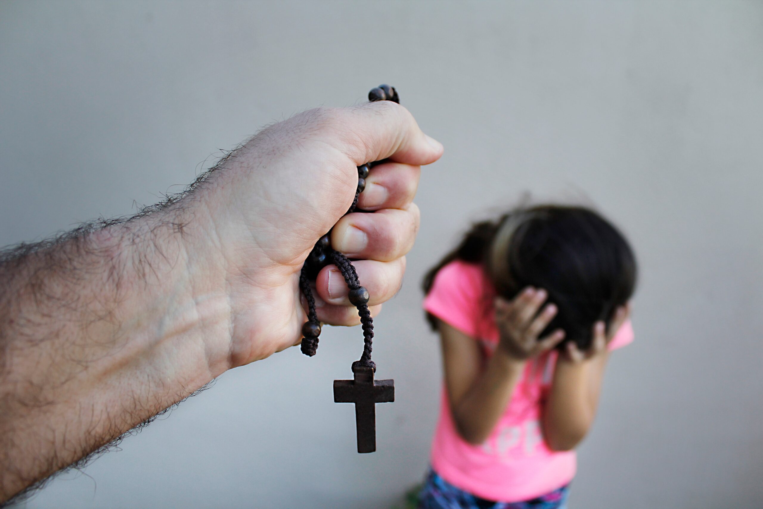 L’abus systématique d’enfants au sein de l’Église catholique en France
